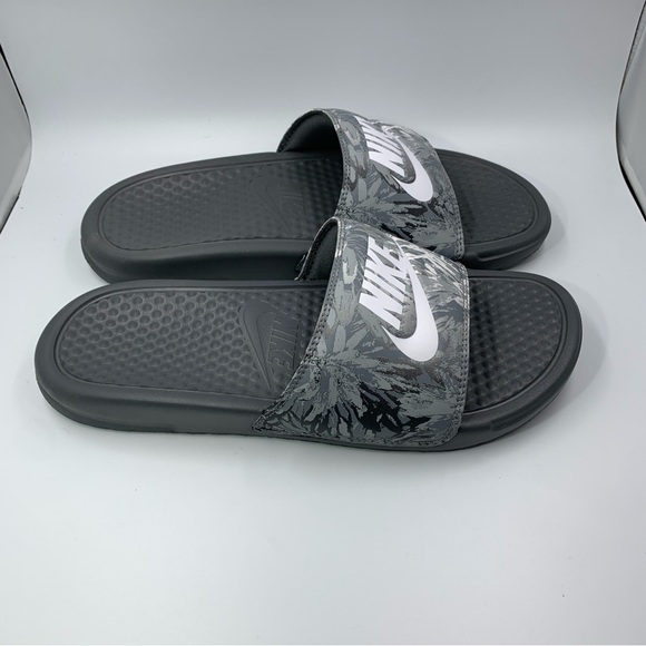 Nike Benassi Slides Mens 8 Gray White Floral Print JDI Slip On Just Do It - Picture 2 of 10
